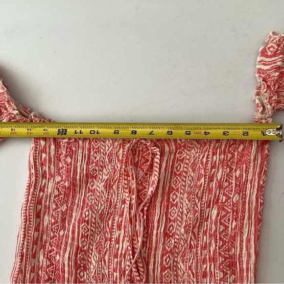 Chic Off-Shoulder Patterned Midi Dress - Picture 5 of 6